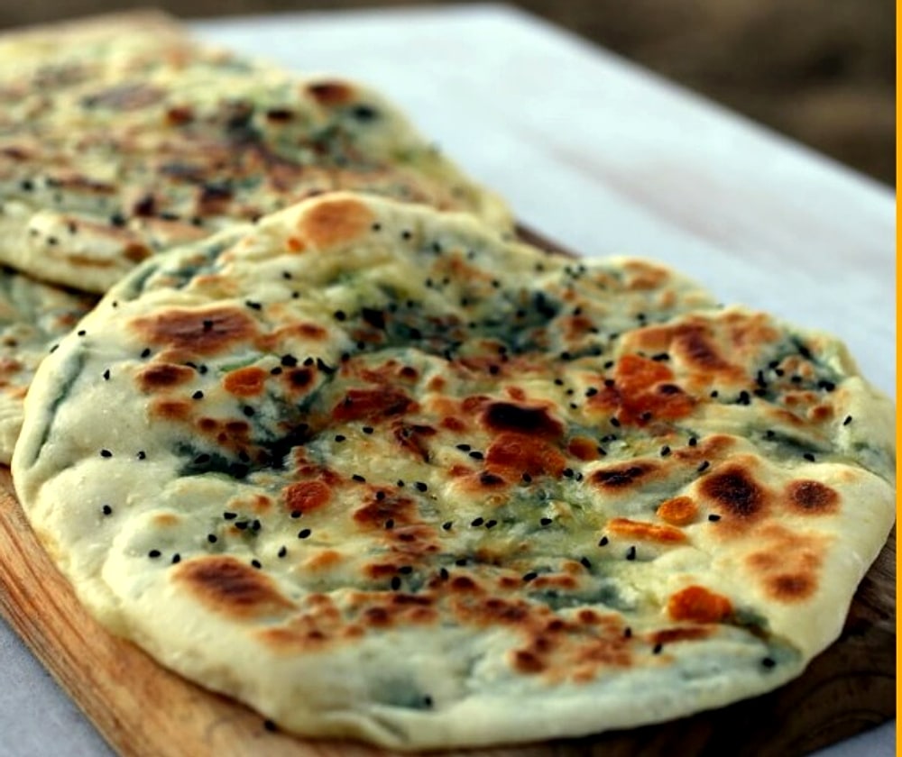 Spinach cheese naan